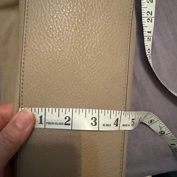 Michael Kors Lexington Medium Pebbled Leather Shoulder Bag in light gray - Picture 7 of 11